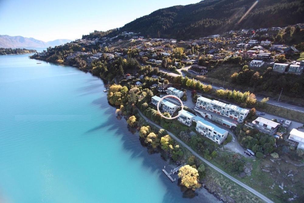 Huge Lakefront Delight - Queenstown Holiday Home Dış mekan fotoğraf