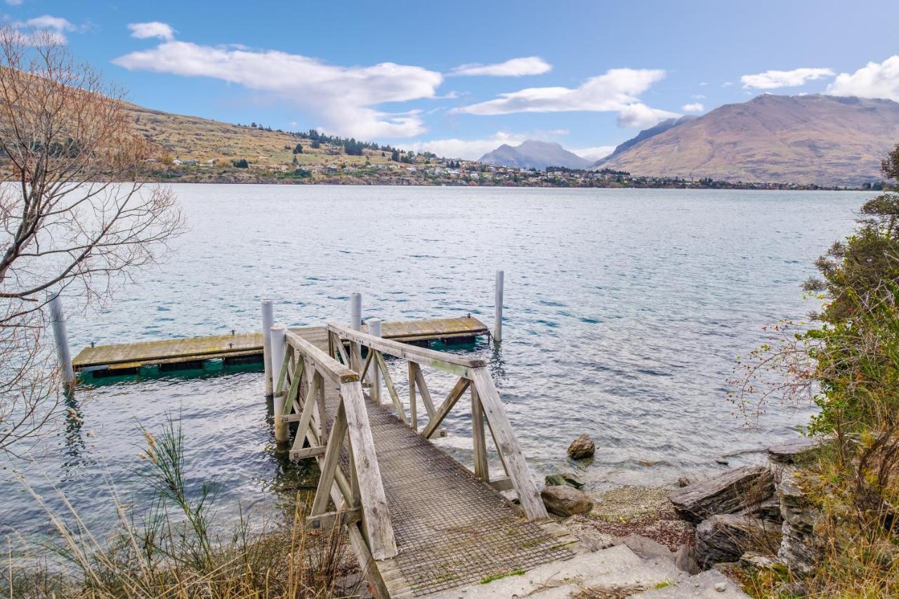 Huge Lakefront Delight - Queenstown Holiday Home Dış mekan fotoğraf